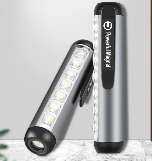 Torcia Mini LED Ricaricabile Luce Ricarica Rapida Batteria Integrata Luminosità Impermeabile